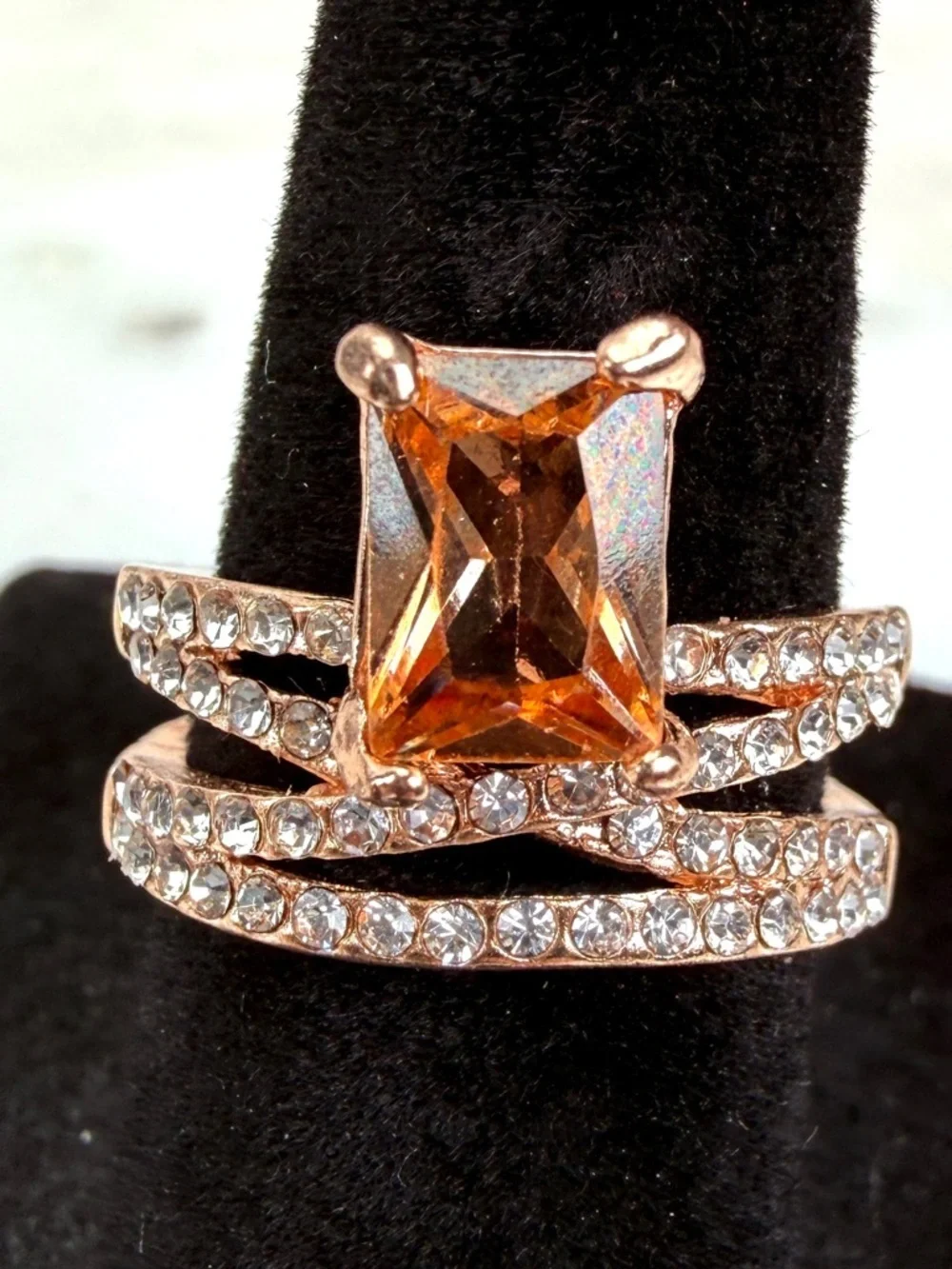 Beautiful rose gold clear and Amber tone bling crisscross size 5 statement ring